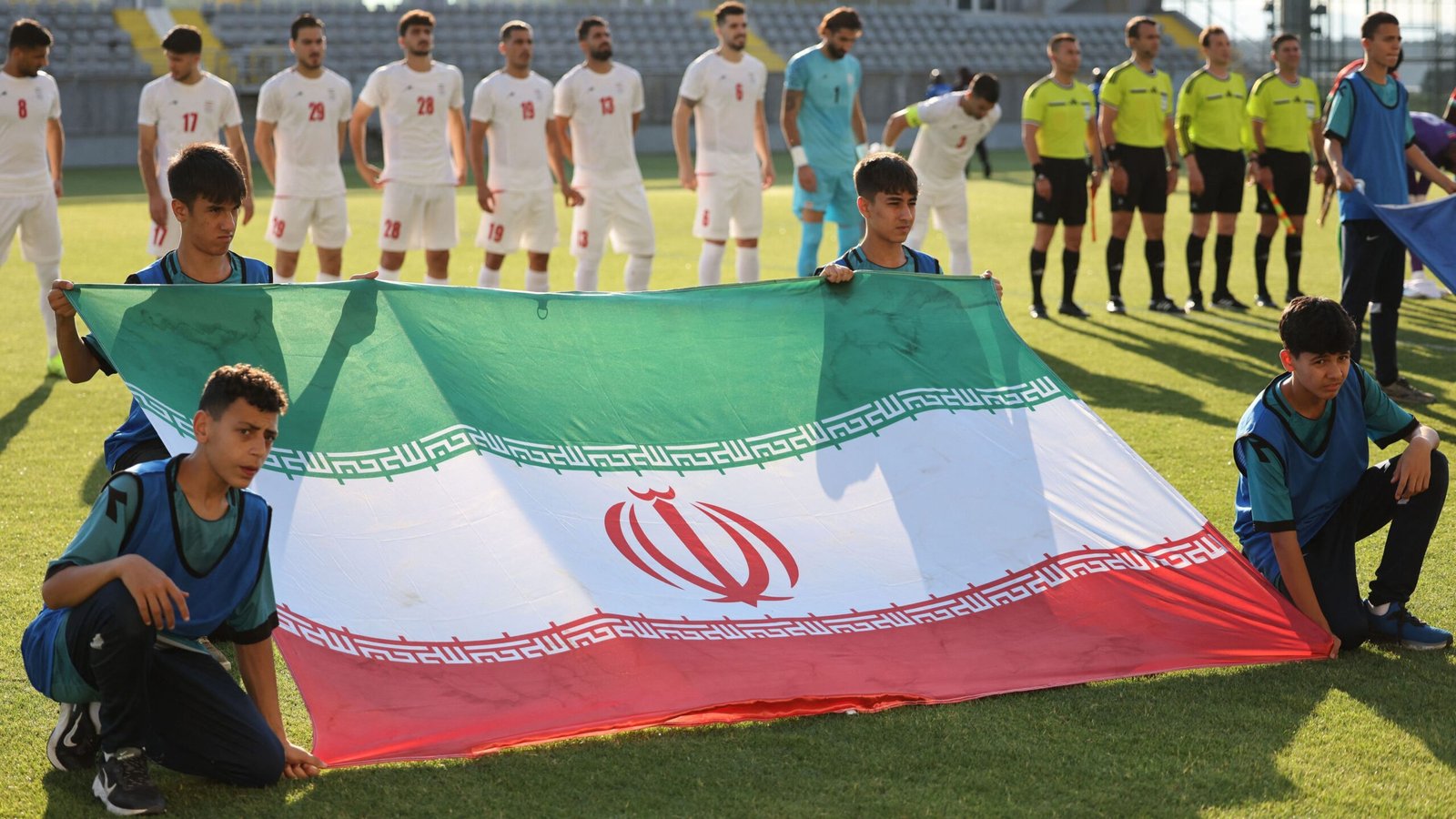 عقوبات قاسية في انتظارها.. ماذا يحدث لو انسحبت إيران من المونديال؟