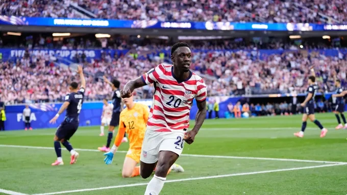 من صدفة ميلاد لنجم المونديال.. قصة بالوغون مع منتخب أمريكا