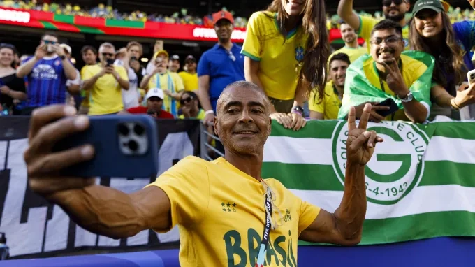 روماريو يغازل المنتخب المغربي بتصريحات مثيرة
