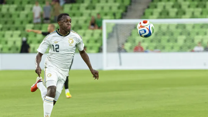 جماهير المنتخب السعودي تهاجم سعود عبد الحميد بسبب إعلان جديد