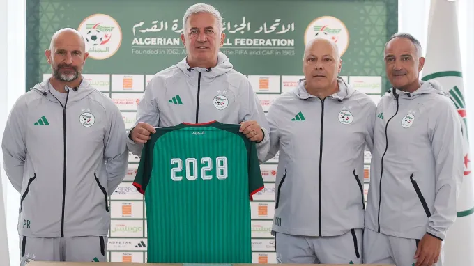 بسبب فيديو.. هجوم جماهيري كاسح على مساعد مدرب منتخب الجزائر